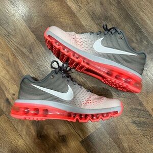 NWOT Nike Air Max